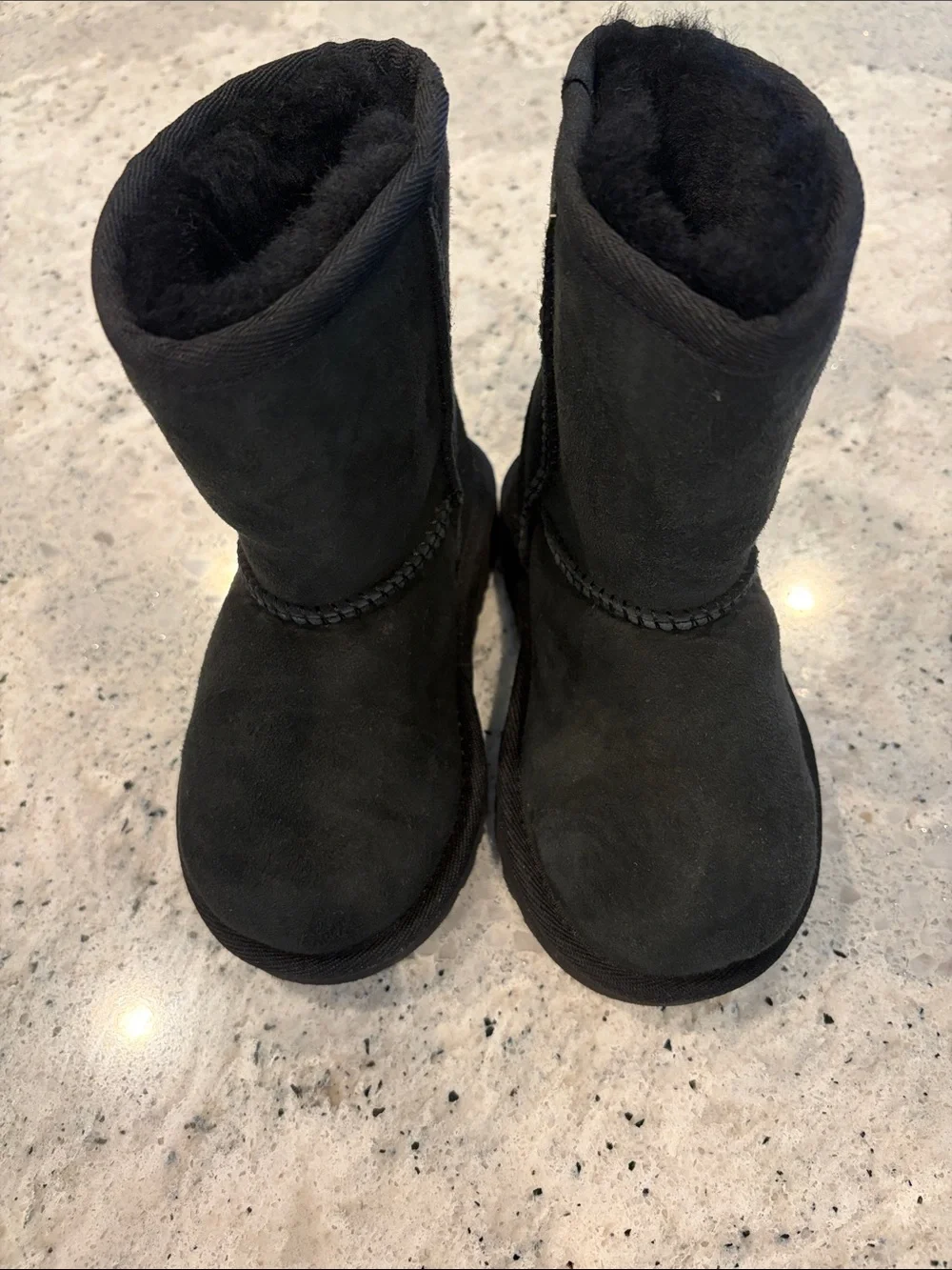 Toddler Ugg Classic Leather Shearling Lined Boots Size 8T